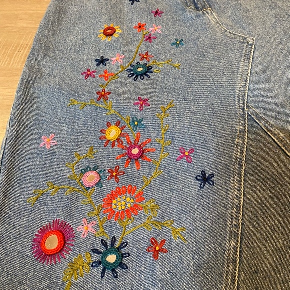 Carole Little Sport Women’s Denim Embroidered Skirt - Picture 3 of 6